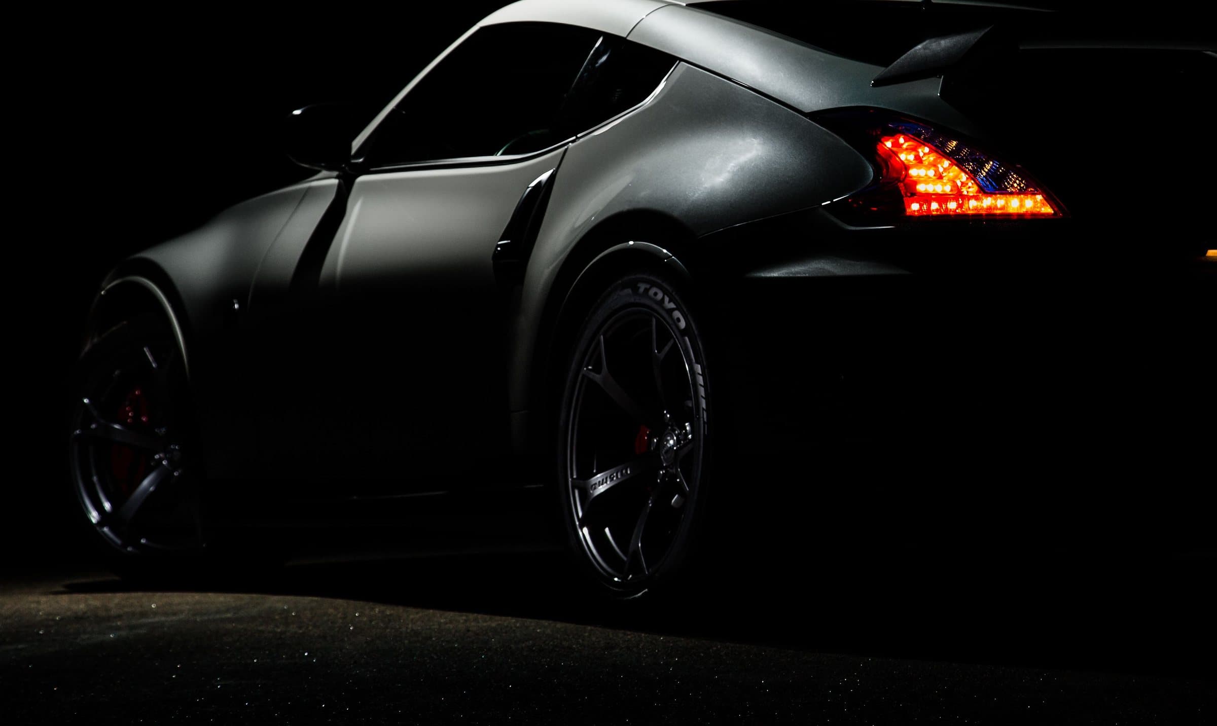 Silhouette: Low, wide and quiet. The shape does the shouting.